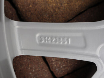 18" Alu kola = 5x108 = VOLVO XC60 ZIMNÍ NOKIAN - 9