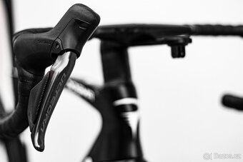 Pinarello Dogma F12 Disc, Shimano Ultegra Di2 2x12 - 9