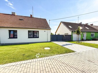 Prodej zerekonstruovaného rodinného domu 4+kk, 620 m2 - Velk - 9