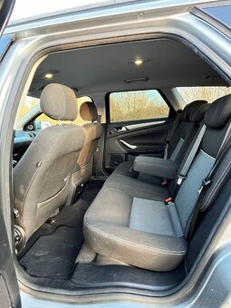 Ford Mondeo 1.6 - 9