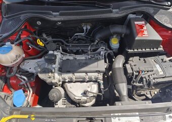 Volkswagen Polo 1.2i Klima, ABS benzín manuál 44 kw - 9