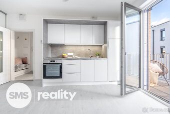 Moderní 2+kk s krásným výhledem, sklepem a krytým parkováním - 9