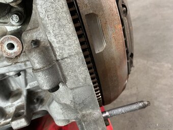 Peugeot 1,6 Hdi 68 KW - prodej motoru. 98000KM - 9