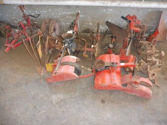 prodám malotraktor VARI s nářadim - 9