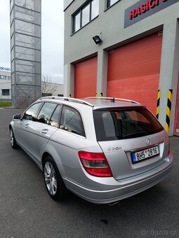 Mercedes - Benz - 9