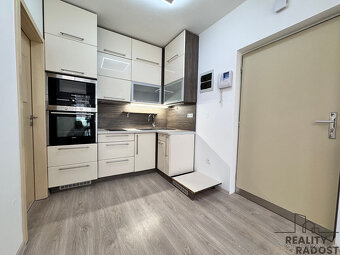 Prodej bytu 1+kk 38 m² Příční, Hodonín - 9