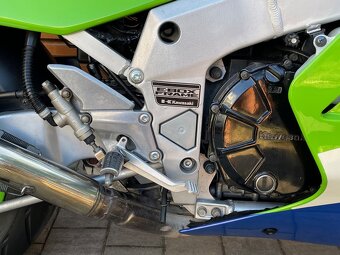 Kawasaki ZXR750 H2 - 9