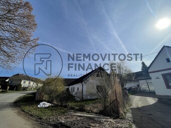 Prodej rodinného domu k rekonstrukci 225 m2, s pozemkem 510  - 9