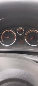 Opel Corsa 1.3DTCi,11/2010 - 9