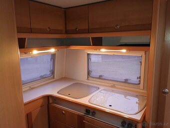 KIP č.147 Rok 2001. Pro 3 osoby. 12V+baterie. 960kg.100km/h - 9