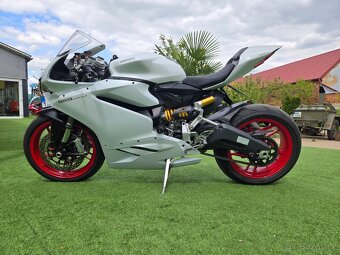 Ducati panigale v2 Rv.2018 najeto 9800km servisní kniha - 9