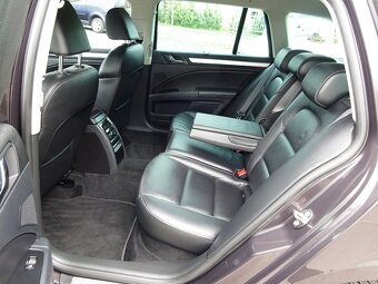 SUPERB COMBI II Elegance 2,0 TDI 125kW + DSG + SERVISKA - 9