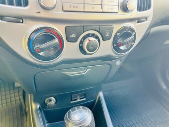 HYUNDAI i 20 1.2 i BENZÍN NAJETO JEN 99 TIS KM - 9
