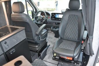 Mercedes-Benz Sprinter 319 Camper Family - 9