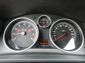 Opel Zafira 1.6i 85kW ecoFlex,7 míst - 9