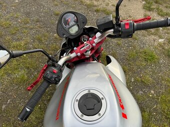 Kawasaki ER6n - 9