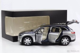 1:18 Mercedes Maybach EQS 680 SUV Z296 bluesilver NZG - 9
