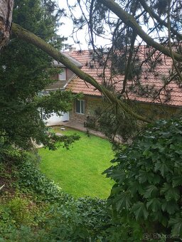 Rodinný dům s velkou 6340 m2 oplocenou zahradou - 9