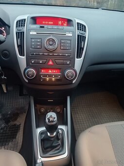 Kia Ceed 2012, 1.6 benzín - 9