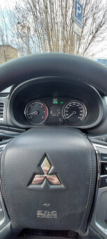 Mitsubishi L200 2,5 L - 9