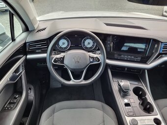 VW Touareg 3.0 V6 TDi 170kW Tiptronic - ČR - 21.000 km - 9