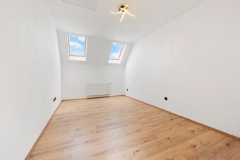 LUXUSNÍ ateliér Čebín 3kk 92m2 vč. terasa, kuchyň, parking) - 9