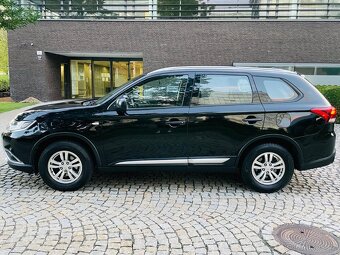 Mitsubishi Outlander 2.0i BENZÍN 2017 MANUÁL LED KAMERA 2WD - 9