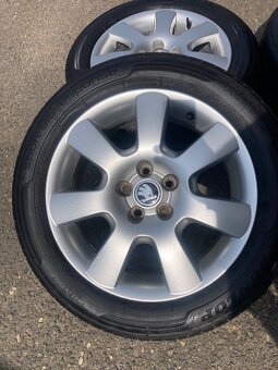 Alu 5x100 r16,Vw,Škoda,letni 205/55 r16 - 9
