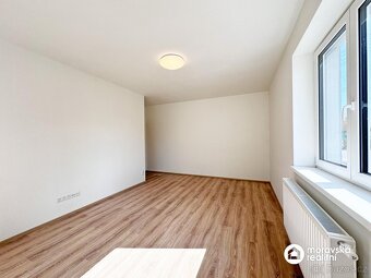 Prodej nového bytu 2+1 s parkovacím stáním ve Vémyslicích - 9