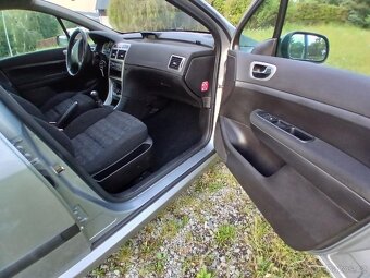 PEUGEOT 307 COMBI 1.6 HDI rok 2006 STK 3/2026 TOP STAV - 9