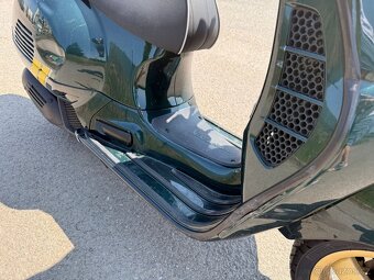 Vespa 125ccm GTS. Rv:2022. havarovane pojizdne - 9
