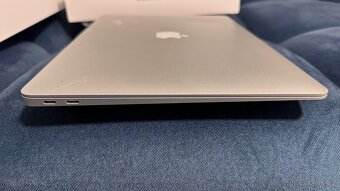 MacBook Air 13” (2020) – Intel Core i5, 8 GB RAM, 128 GB SSD - 9