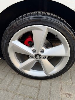 Prodám Škoda oktavia 3 facelift - 9