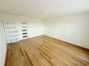 🏡 Prodej bytu 2+1 s garáží, terasou a zahradou - Nová Ves - 9