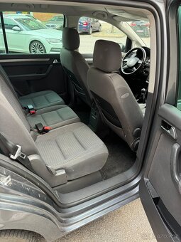 Volkswagen Touran 2.0 TDi - 9