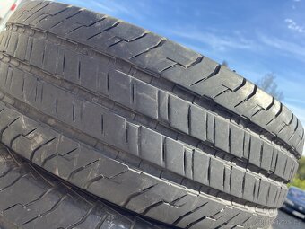 Continental 235/65 16C - 9