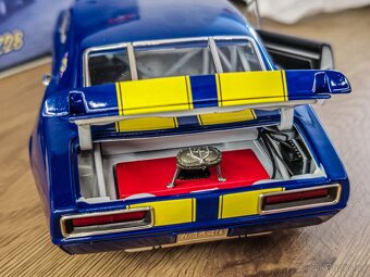 Chevrolet Camaro Z28 1967 1:18 GMP - 9