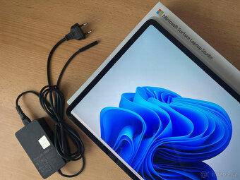 Microsoft Surface Laptop Studio i7/32 GB/1 TB/RTX 3050 Ti - 9