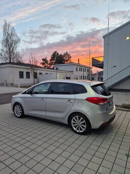 Kia Carens, 1.7crdi. 7-mist. Manual - 9