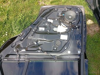 MERCEDES ML W164 DVEŘE P.P. A P.Z. ČERNÉ BEZ REZU - 9