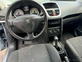 PEUGEOT 207 1.4i-54Kw-2010 Havarováno - 9