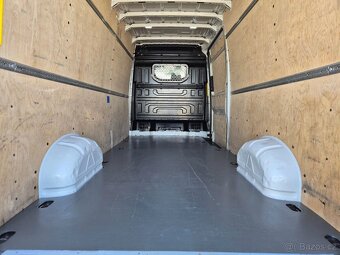 Volkswagen Crafter 2019 L3H2 2.0TDi/140hp DPH - 9