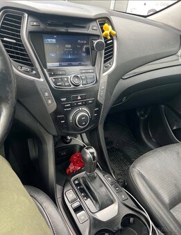 Hyundai Santa Fe - 9