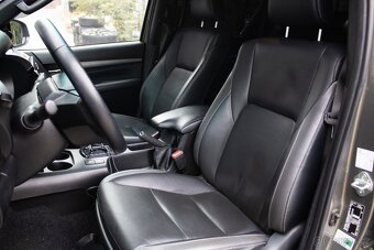 Toyota Hilux Double Cab - 9