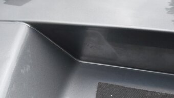 VW GOLF Plus – DVEŘE KUFR ŠEDÉ , STĚRAČ - 9