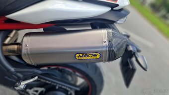 Triumph Speed Triple R - 9