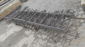 Starý železný plot, plotové dílce, 12bm - 9