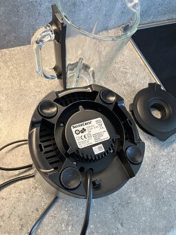 Stolní mixér, téměř nový - 9