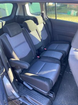 Mazda 5 - 9