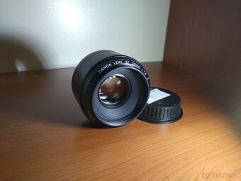 Canon eos 70D+EFS 18-55 mark 3+ EF 50 f1.8 - 9